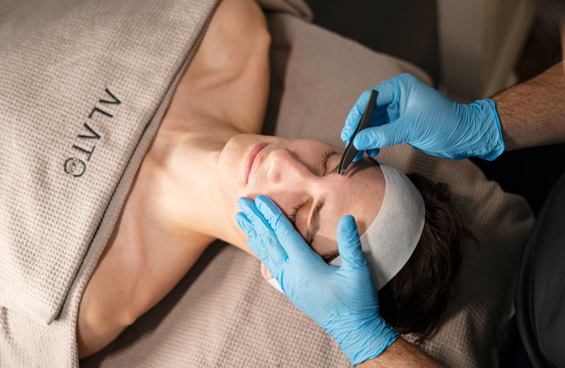 Tratamientos ALATO: MEN’S EYEBROW-2